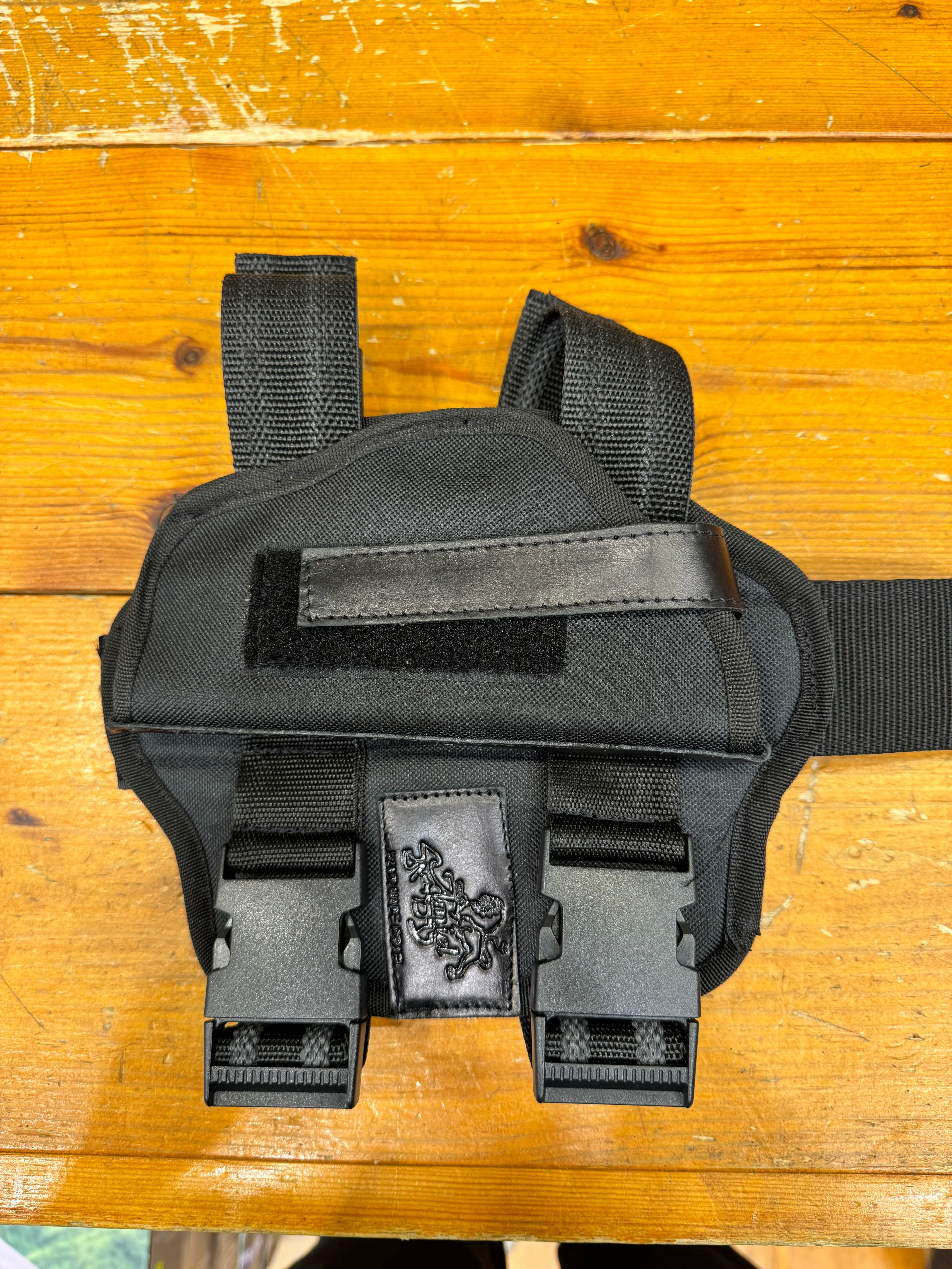 נרתיק אקדח לירך אוניברסלי